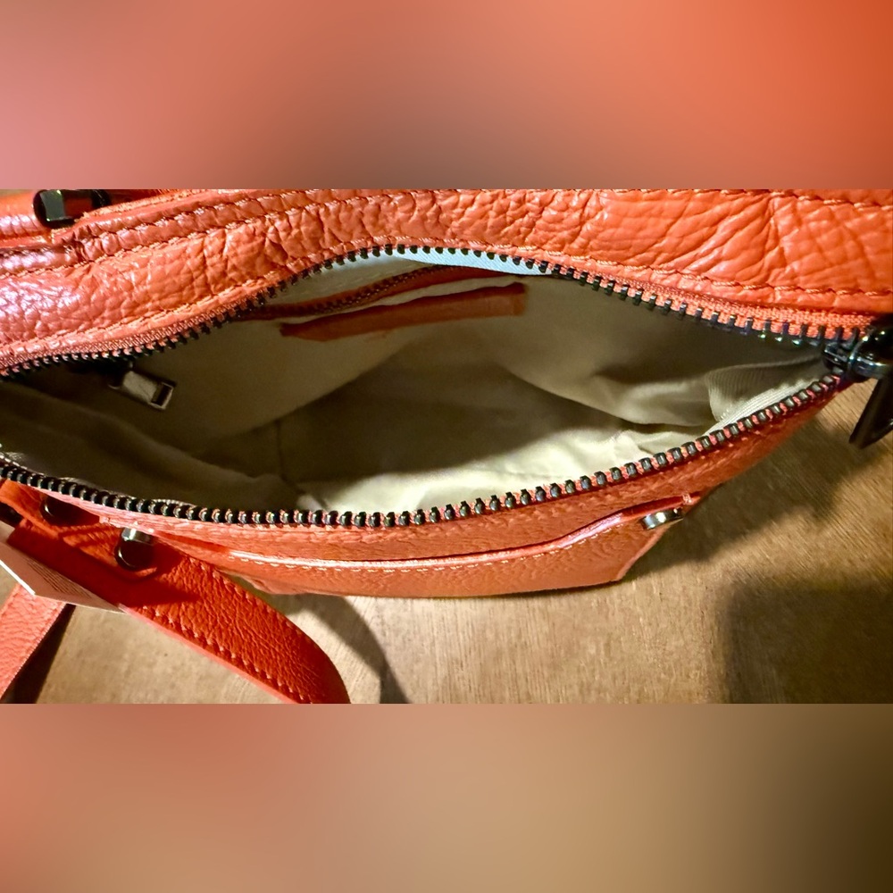 Viola Castellani Small Leather Crossbody Bag - Picture 5 of 16